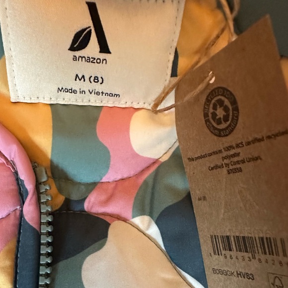 NWT/ Amazon Essentials Puffer Vest/ Size 8 - Picture 5 of 7